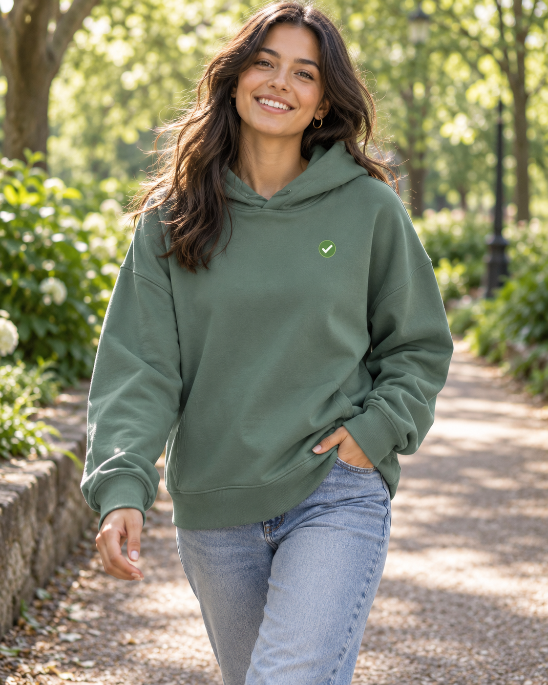 EARTHSMART 'ICONIC' EMBLEM VERSION - MADE FROM 100% ORGANIC COTTON & RECYCLED POLYSTER.